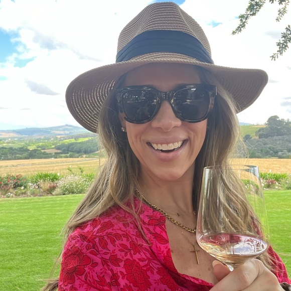 Meet your Posher, Shannon - Picture 1 of 1